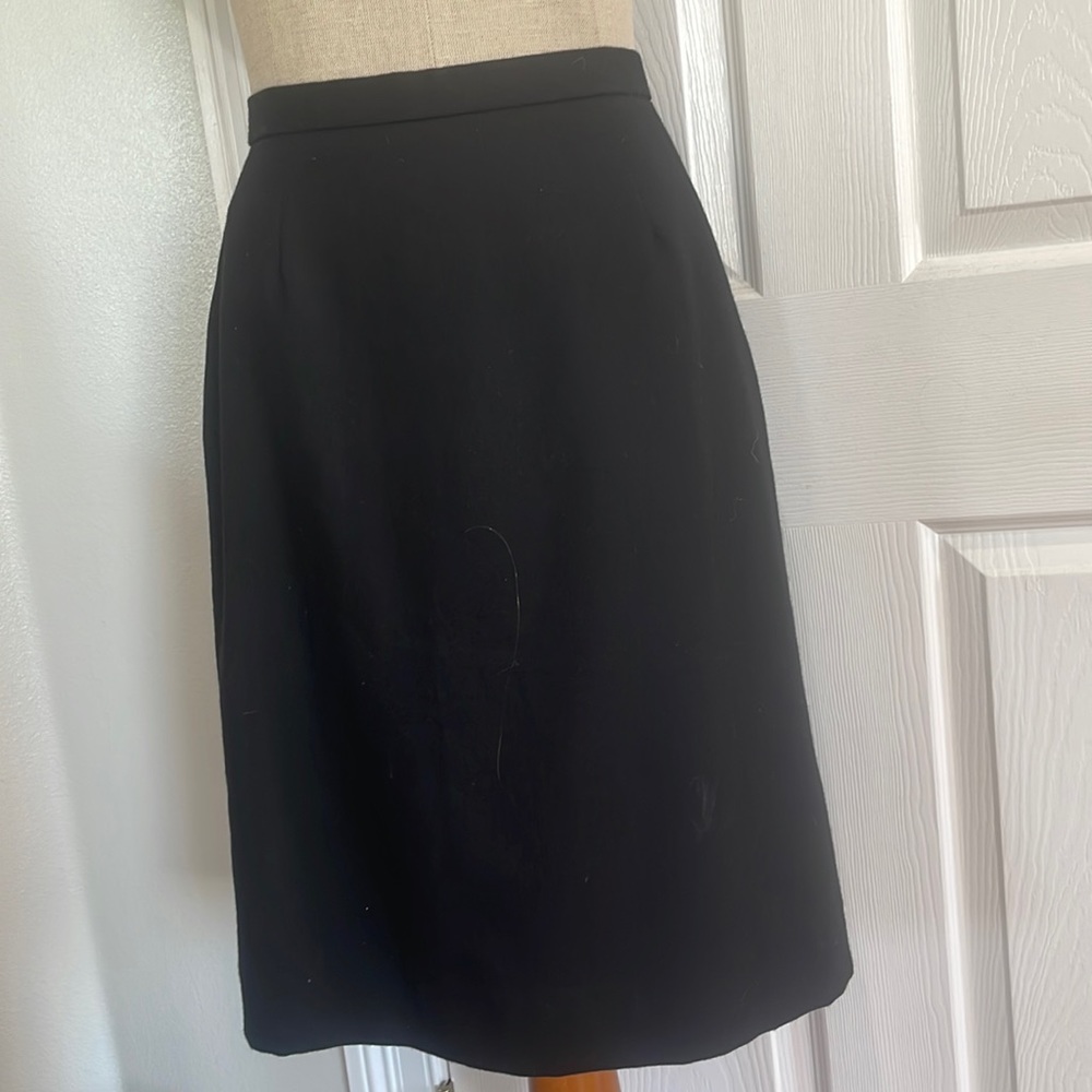 Vintage Caprice pure wool skirt black pencil lined women’s size 8